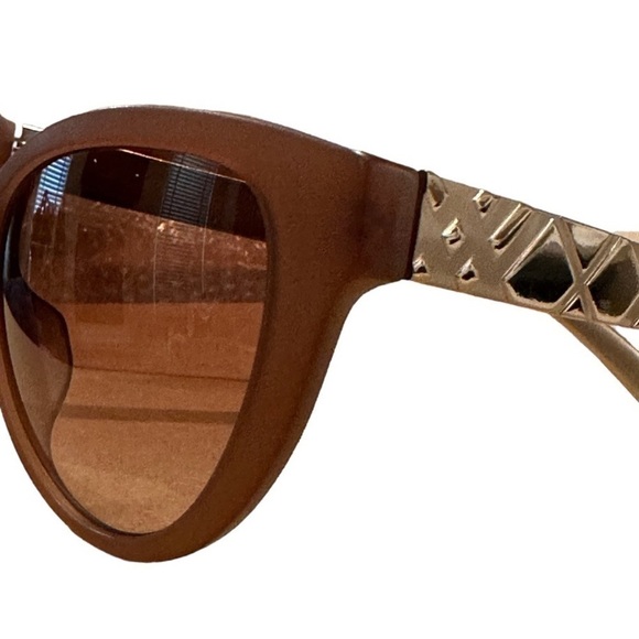 Burberry Cat Eye Sunglasses BE4220 - Picture 7 of 7